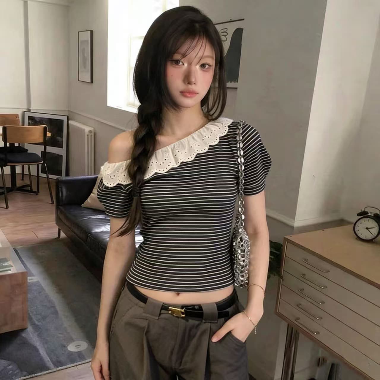 크기 있음 업데이트 한 부서 레트로 스트라이프 레이스 칼라 비스듬한 어깨 캐주얼 맨위 한 부서 품격 슬림해 보이는 반팔 티셔츠 상세 이미지 17