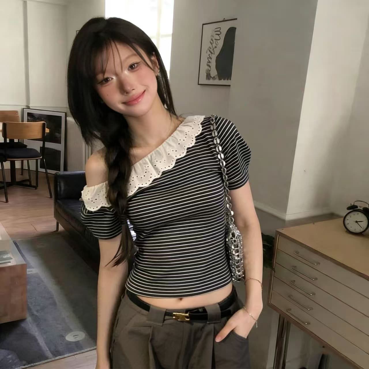크기 있음 업데이트 한 부서 레트로 스트라이프 레이스 칼라 비스듬한 어깨 캐주얼 맨위 한 부서 품격 슬림해 보이는 반팔 티셔츠 상세 이미지 20