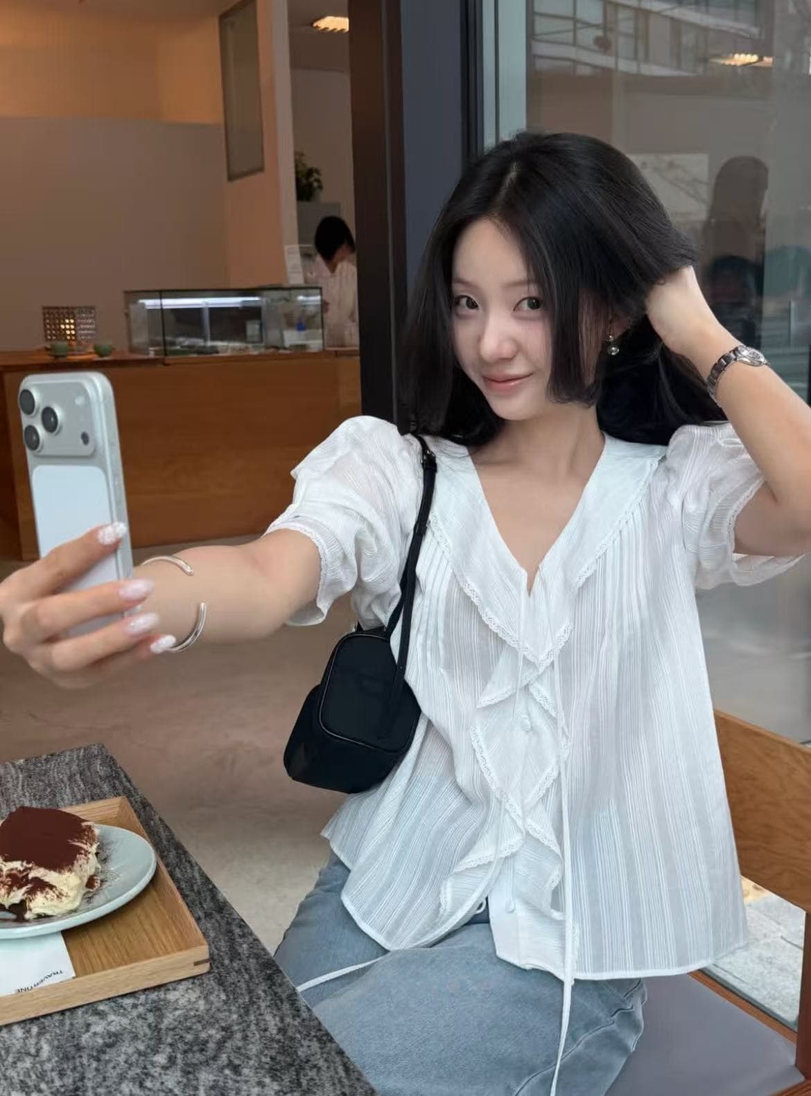 크기 있음 업데이트 프랑스식 레트로 품격 프릴 V 넥 셔츠 느긋한 바람 디자인 센스 작은 대중 플리츠 맨위 상세 이미지 1