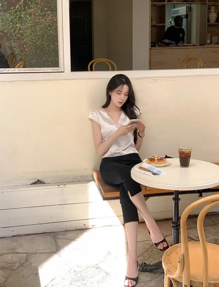 크기 있음 업데이트 프랑스식 품격 우아함 레트로 미니멀리즘 V넥 일상 다용도 작은 셔츠 구슬 빛 센스 맨위 상세 이미지 15