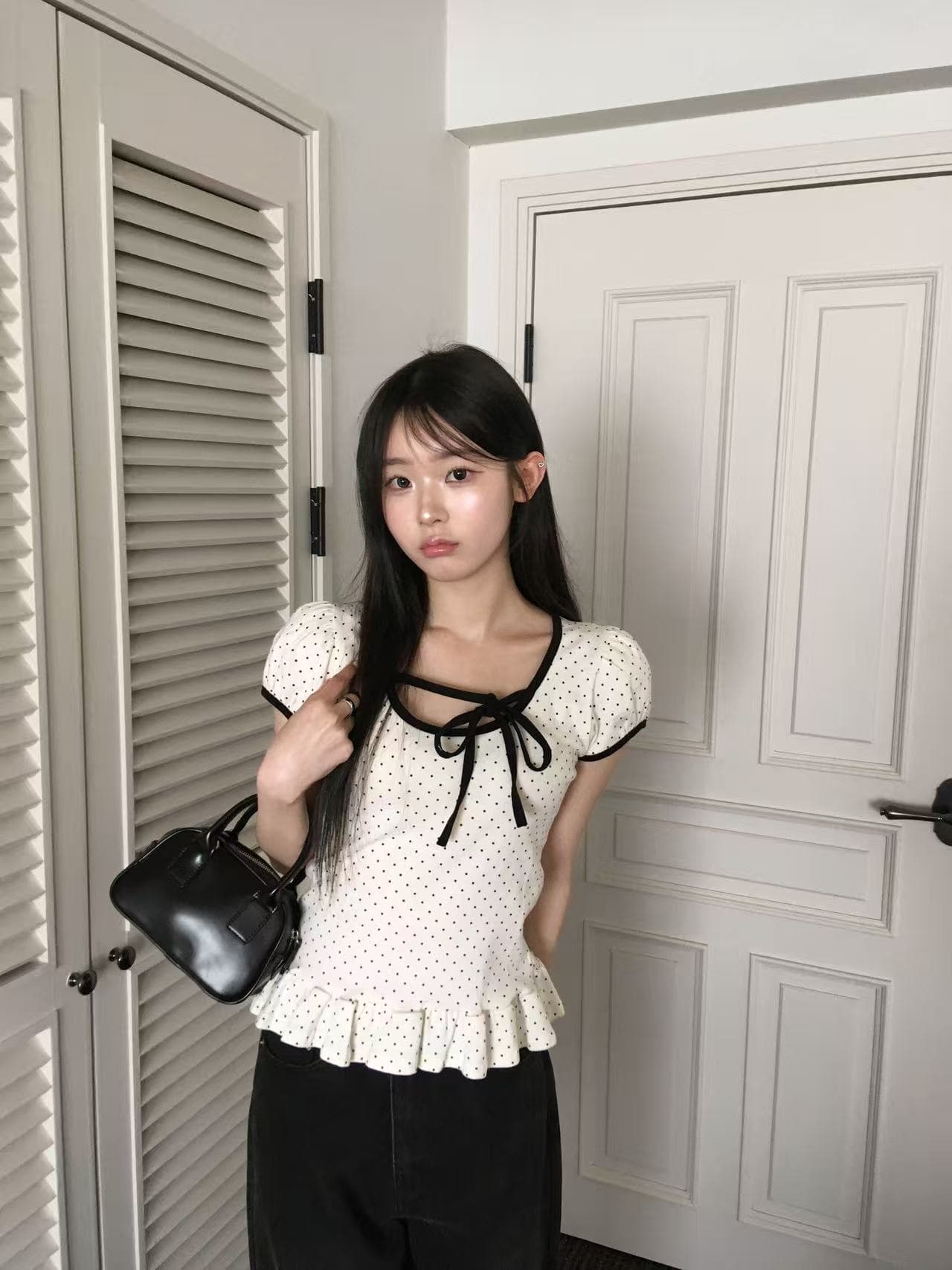 크기 있음 업데이트 한국 달콤함 작은 대중 디자인 센스 반팔 여성 여름 몸매 가꾸기 슬림해 보이는 다용도 스트랩 티셔츠 맨위 상세 이미지 11
