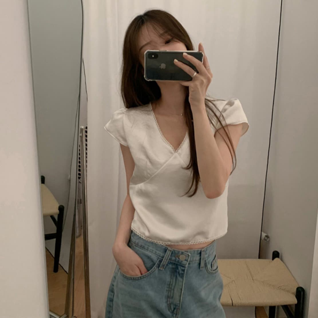 크기 있음 업데이트 프랑스식 품격 우아함 레트로 미니멀리즘 V넥 일상 다용도 작은 셔츠 구슬 빛 센스 맨위 이미지 2