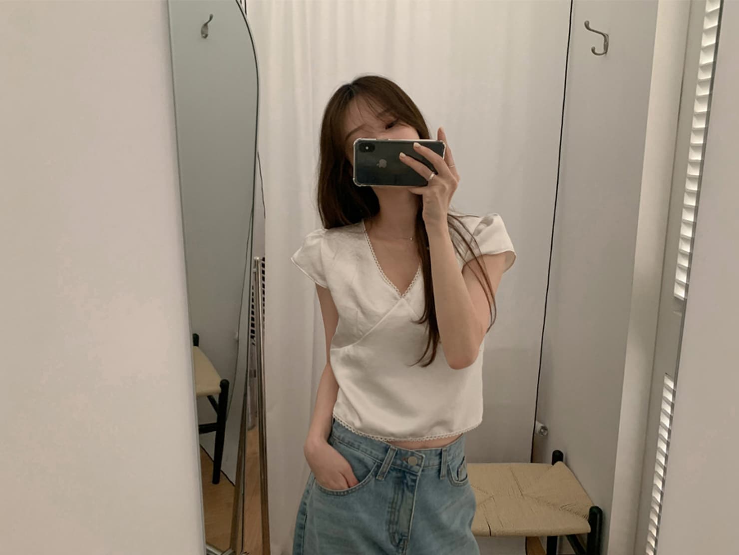 크기 있음 업데이트 프랑스식 품격 우아함 레트로 미니멀리즘 V넥 일상 다용도 작은 셔츠 구슬 빛 센스 맨위 상세 이미지 1