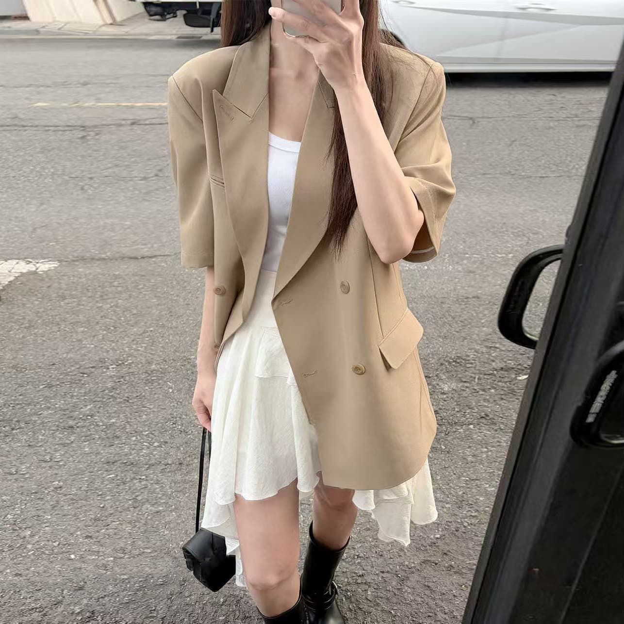 크기 있음 업데이트 한 부서 미니멀리즘 품격 정장 칼라 싱글 줄 버튼 레이스업 허리 수축 슬림해 보이는 반팔 블레이저 이미지 2