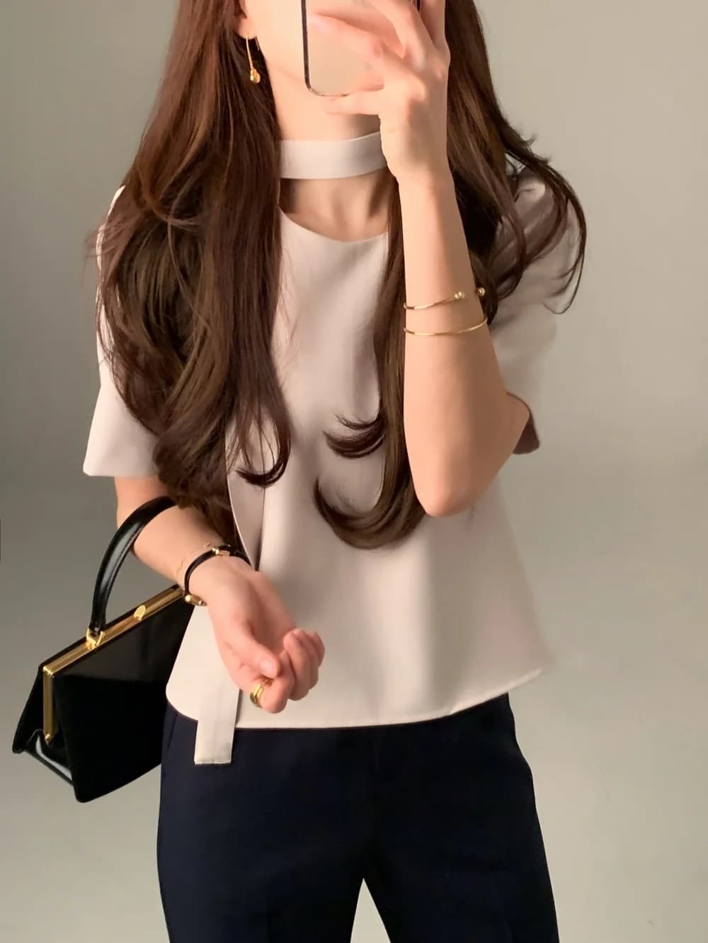 한 부서 미니멀리즘 품격 일상 다용도 루즈핏 레이스업 허리 수축 거품 소매 라운드 넥 작은 셔츠 맨위 상세 이미지 24