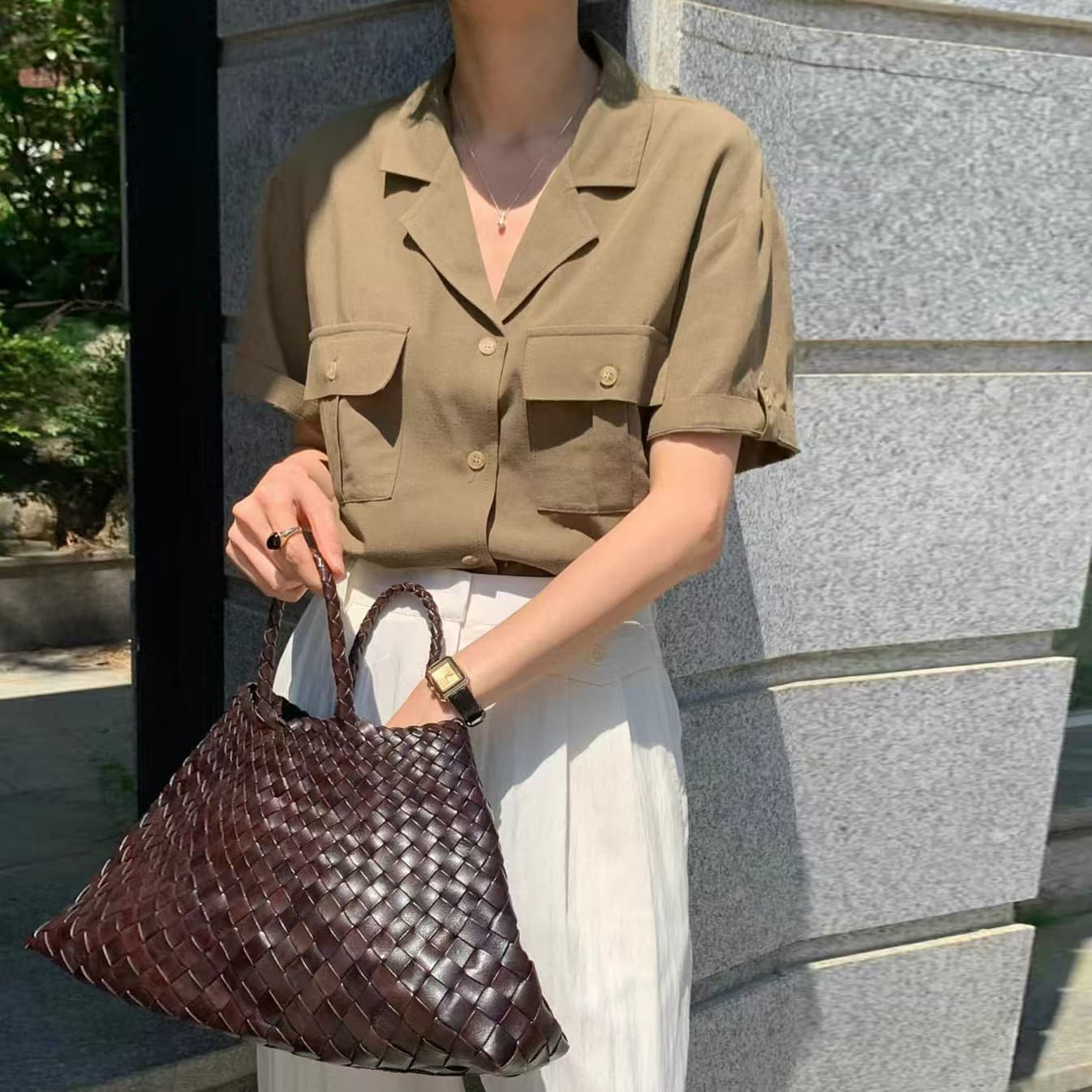 크기 있음 업데이트 한 부서 미니멀리즘 품격 다용도 루즈핏 다른 색상 버클 정장 칼라 싱글 줄 버튼 셔츠 캐주얼 맨위 이미지 2