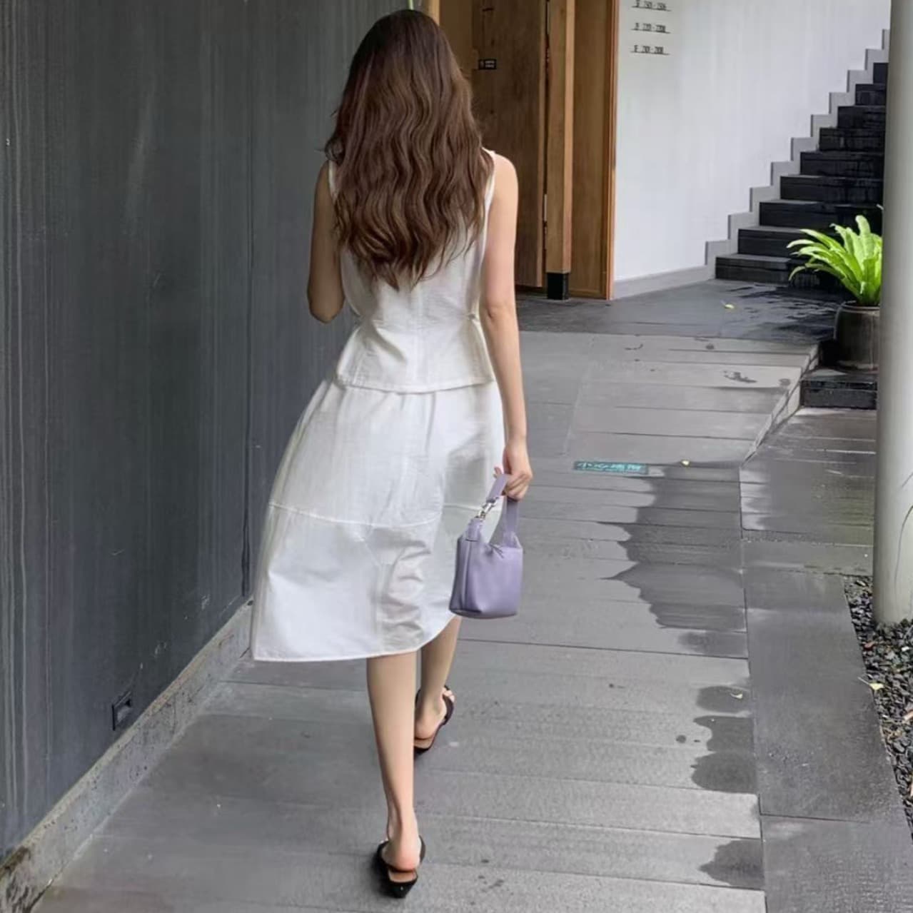 한 부서 미니멀리즘 품격 허리 수축 슬림해 보이는 라운드 넥 민소매 맨위 하이웨이스트 다용도 반신 스커트 세트 이미지 3