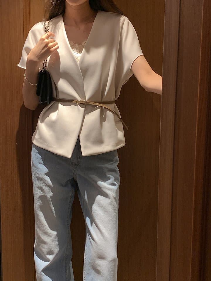 한 부서 미니멀리즘 품격 V넥 단추 한 알 루즈핏 커프스 반팔 여름 얇은 스타일 짧은 외투 가치가 없다. 벨트 상세 이미지 14