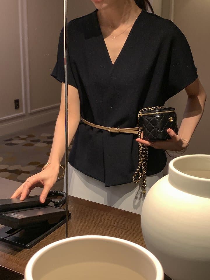 한 부서 미니멀리즘 품격 V넥 단추 한 알 루즈핏 커프스 반팔 여름 얇은 스타일 짧은 외투 가치가 없다. 벨트 상세 이미지 25