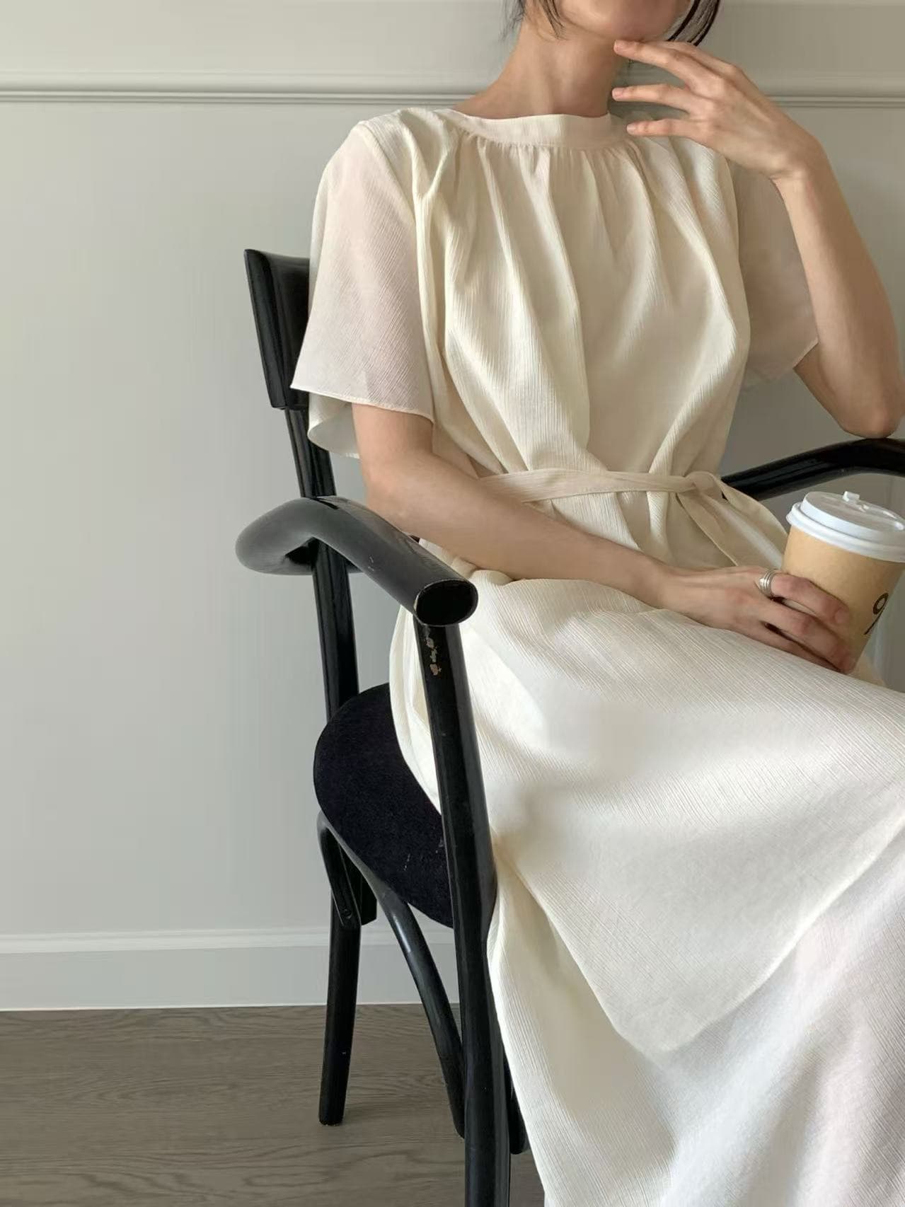 크기 있음 업데이트 한 부서 미니멀리즘 다용도 루즈핏 레이스업 허리 수축 슬림해 보이는 와이드 커프스 전후 둘 착용 드레스 상세 이미지 15