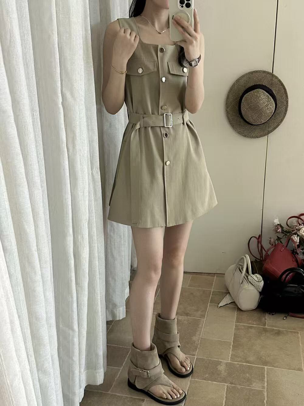 크기 있음 업데이트 한 부서 미니멀리즘 광장 칼라 레이스업 허리 수축 슬림해 보이는 품격 오래된 돈 바람 워크웨어 민소매 드레스 상세 이미지 2