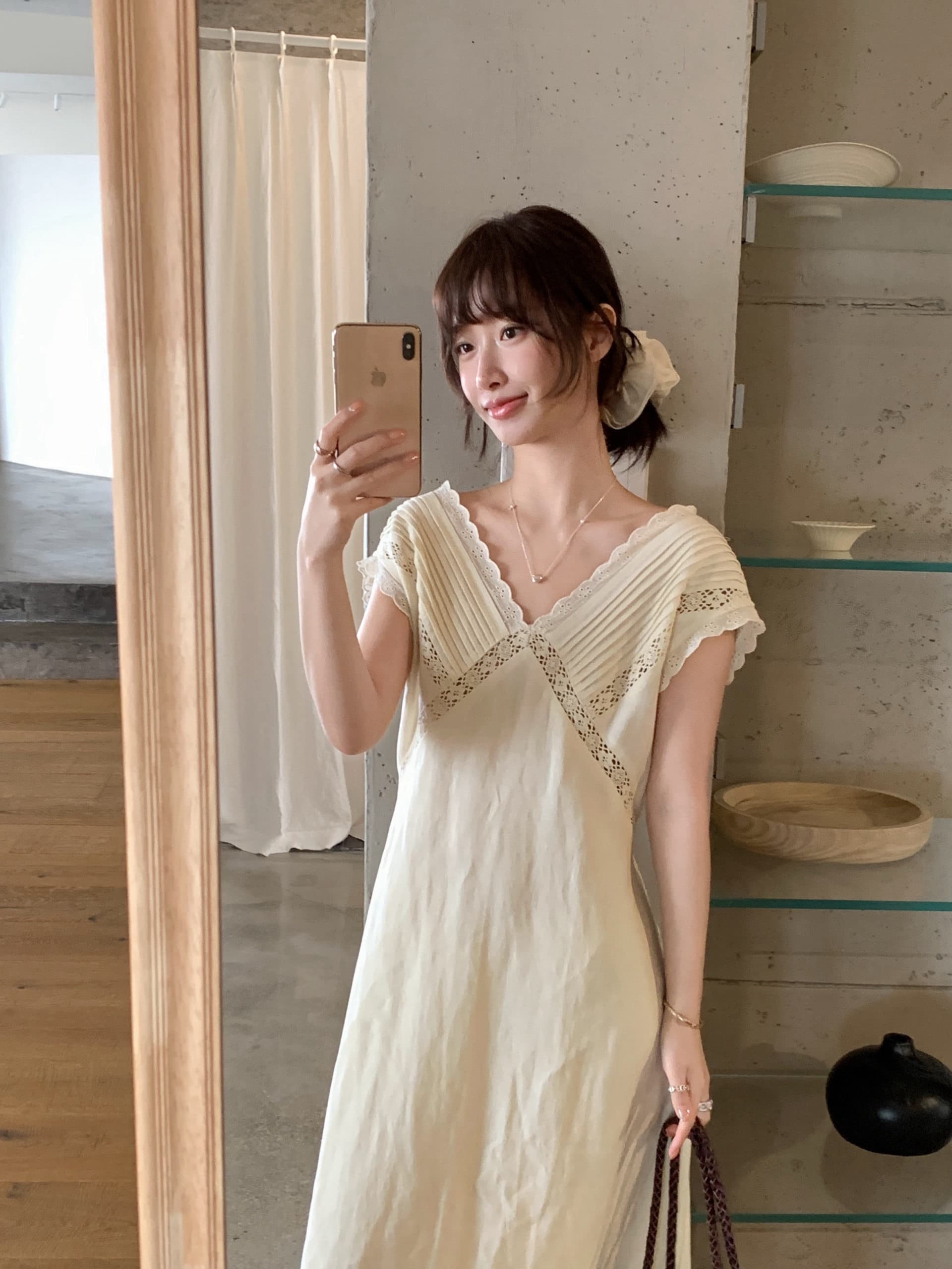 크기 있음 업데이트 프랑스식 레트로 품격 무거운 작업 자수 자수 홀로우 아웃 여성 드레스 V넥 슬림해 보이는 레이스 상세 이미지 2