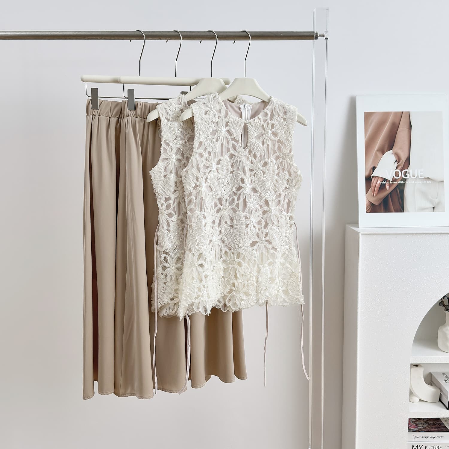 무쯔리 목자이 ~ 중 리 프랑스식 우아함 민소매 3 차원 자수 홀로우 아웃 레이스 조끼 허리 수축 품격 외출용 맨위 여름 상세 이미지 16