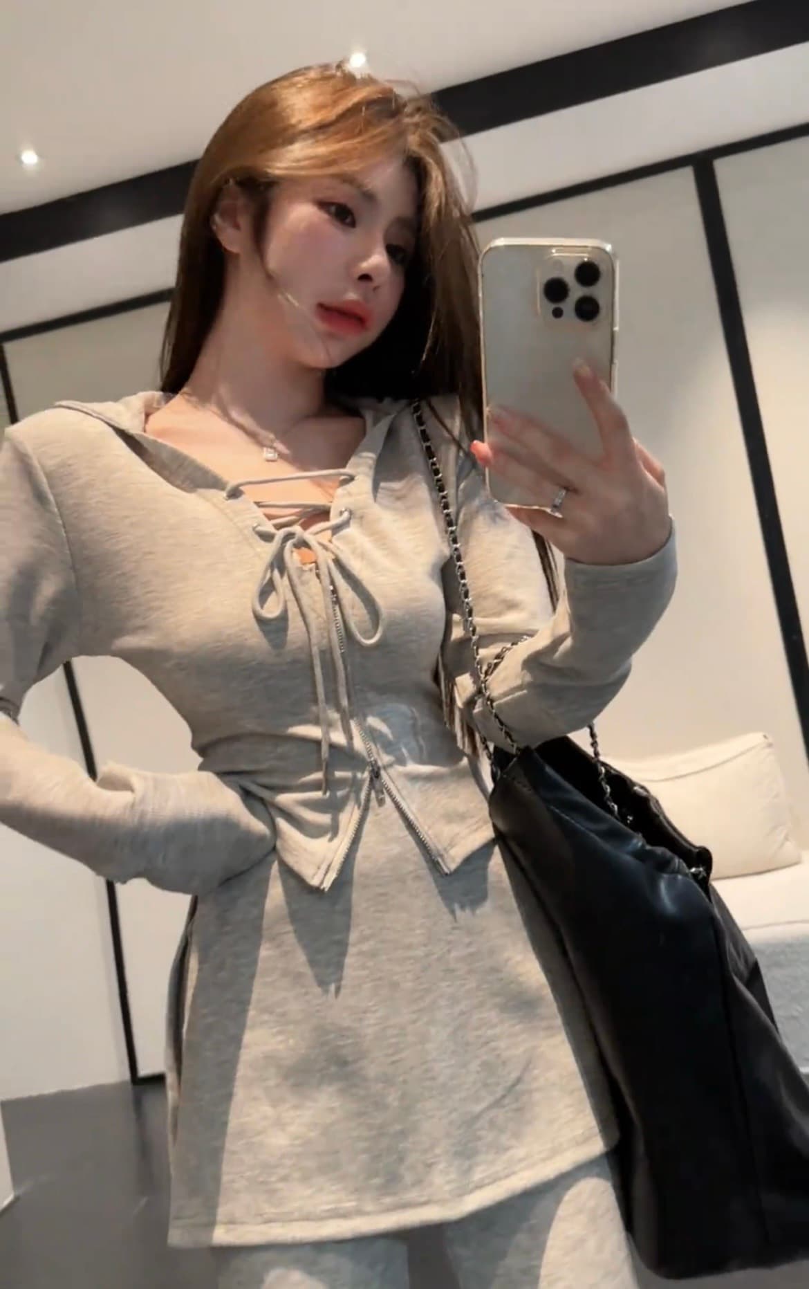 huihui 이른 가을 새로운 프랑스식 품격 슬림해 보이는 후드 맨위 코디 와이드 레그 팬츠 세트 상세 이미지 7