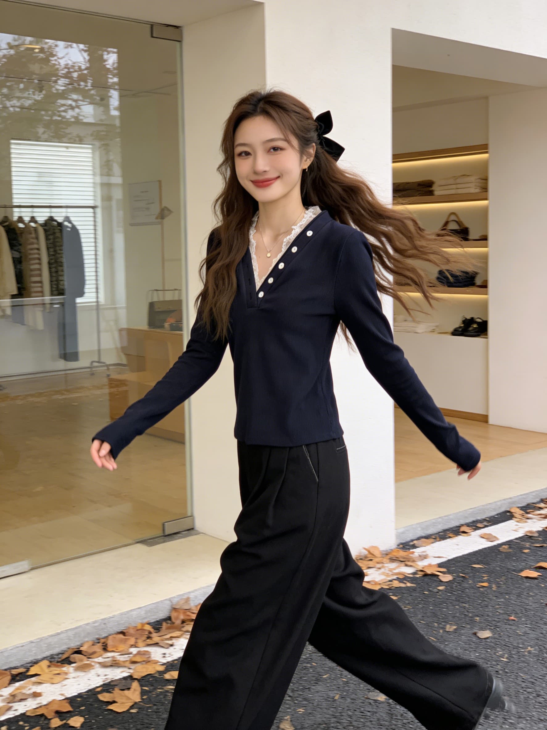 실사 가을 의상 빅 사이즈 긴팔 V넥 페이크 레이어드 레이스 측면 두꺼운 보온 티셔츠 연령 감소 표지 고기 기본 셔츠 여성 의류 상세 이미지 14