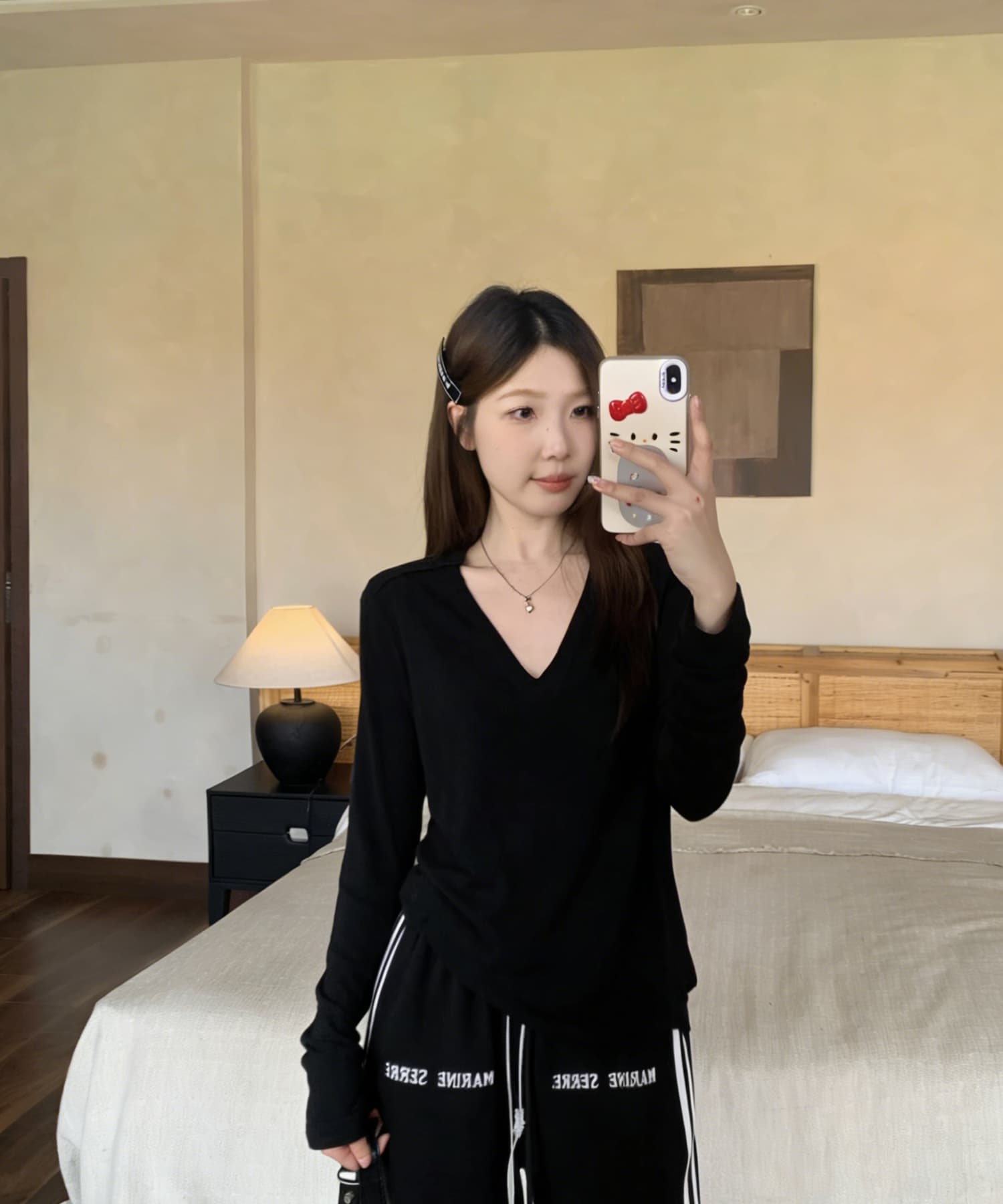 실사 2026 가을 의상 빅 사이즈 단색 캐주얼 V넥 긴팔 티셔츠 유럽 역 패션 얇은 스타일 기본 셔츠 맨위 이미지 4