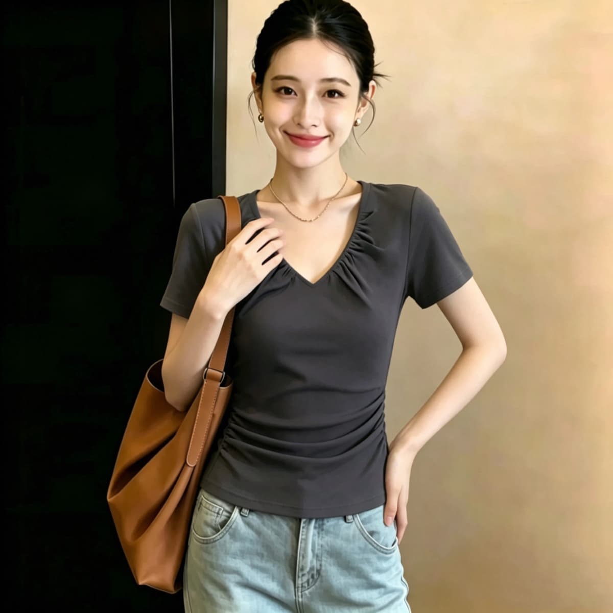 실사 210 그램 좋은 면 빅 사이즈 여성 의류 어두운 회색 V넥 펌프 Pleat 반팔 티셔츠 여성 2026 여름 Chic 맨위 이미지 2