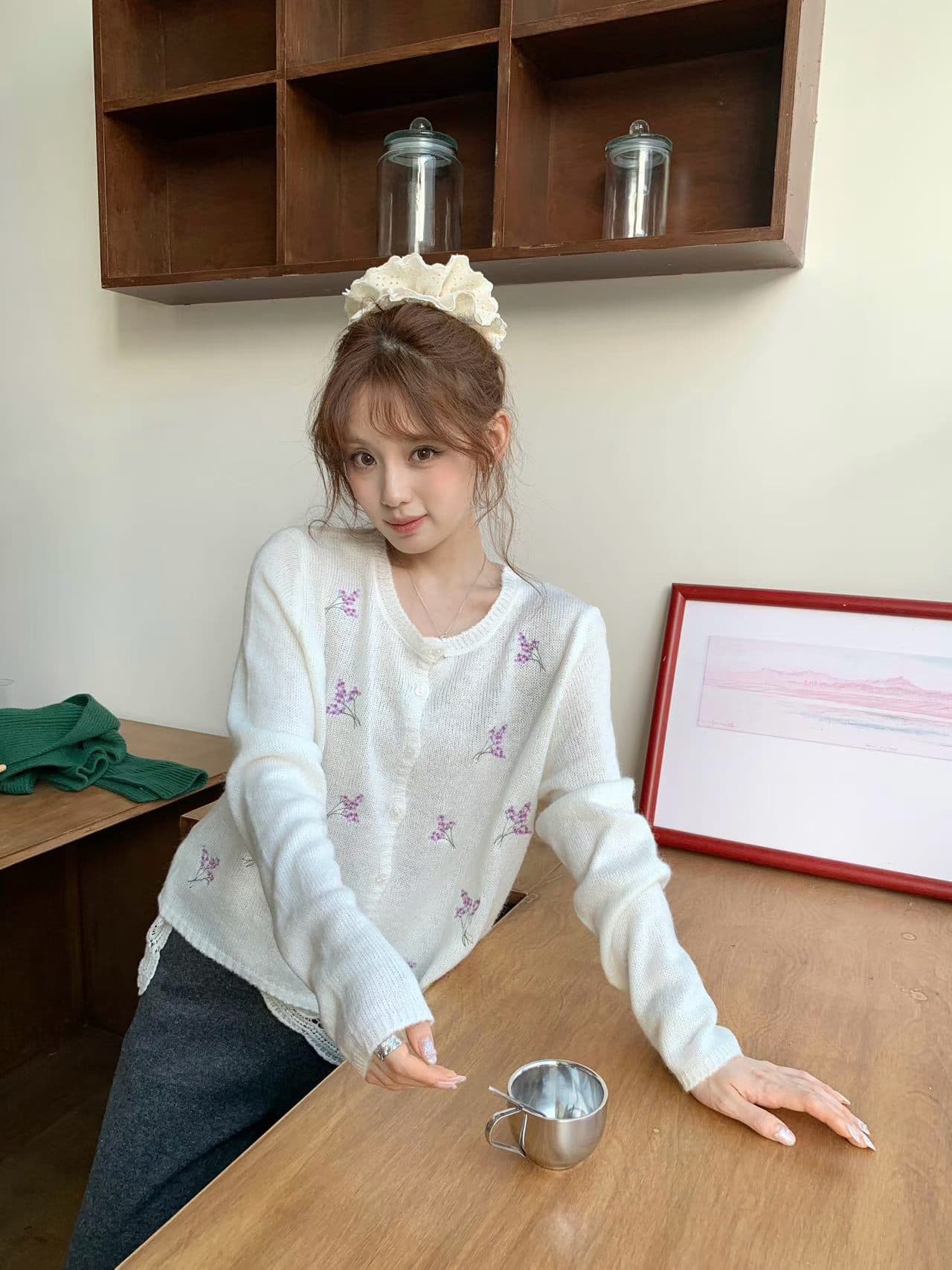 작은 꽃 자수 니트 오픈 가디건 여성 라운드 넥 부드러운 얇은 스타일 루즈핏 슬림해 보이는 스웨터 코트 가을 상세 이미지 6
