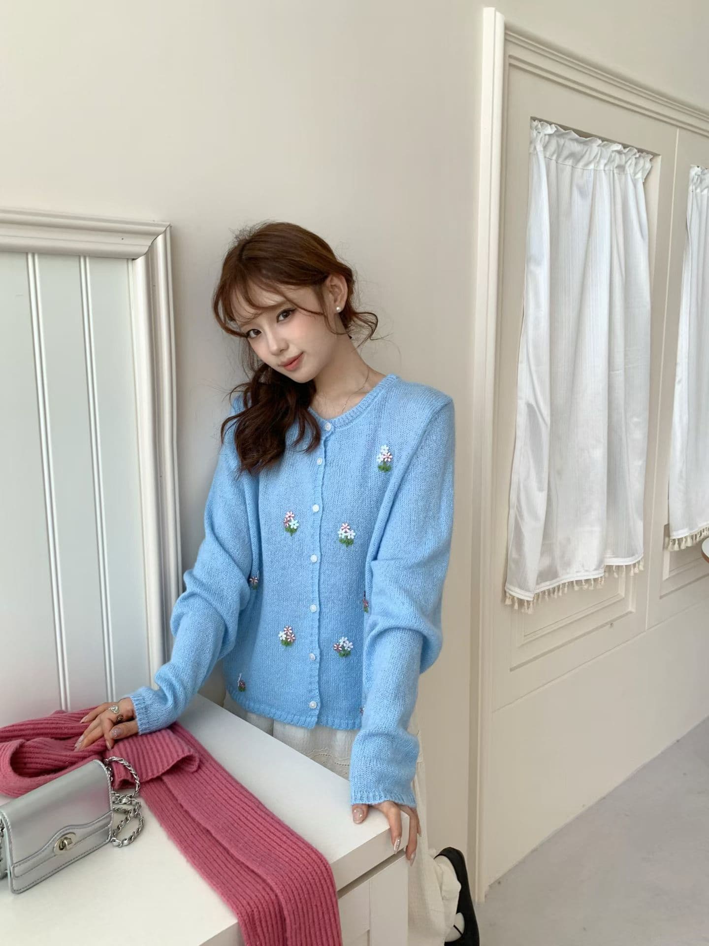 작은 꽃 자수 니트 오픈 가디건 여성 라운드 넥 신선함 꽃무늬 와이드 부드러운 찹쌀 기타 색상 스웨터 코트 가을 상세 이미지 2