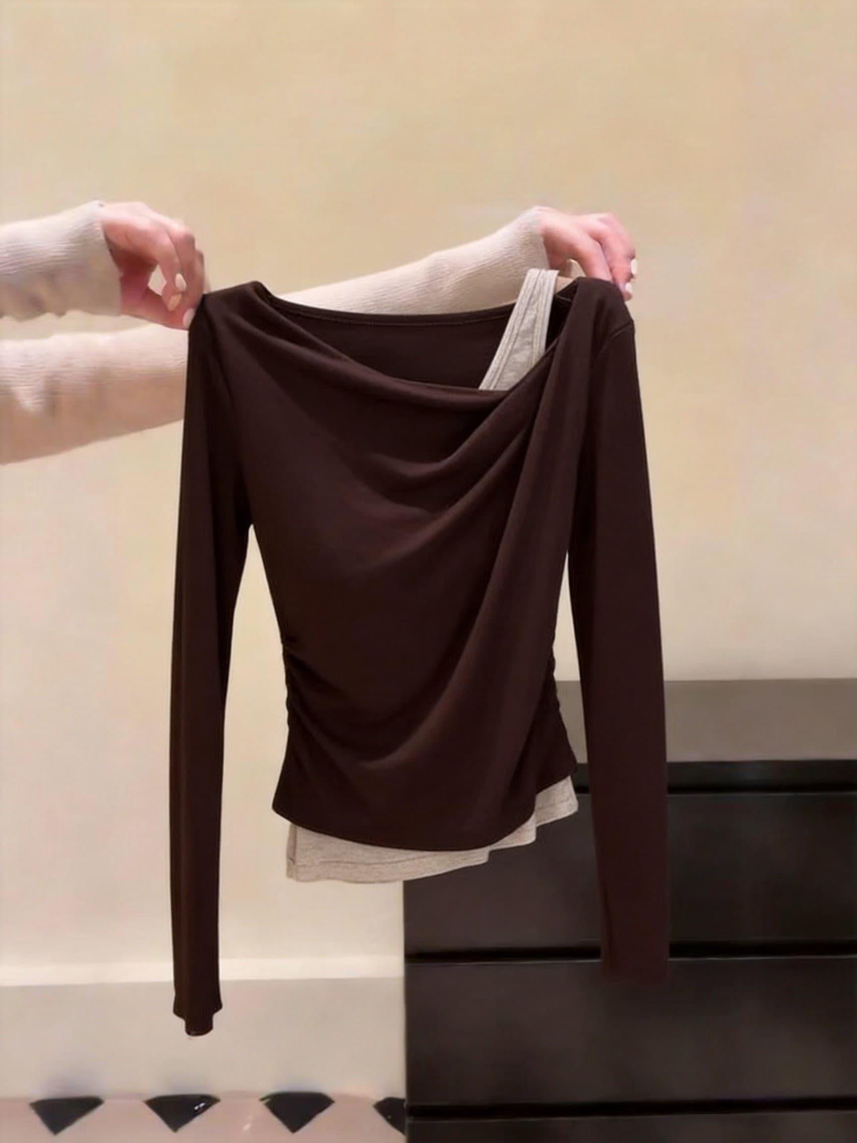 실사 주름 비스듬한 칼라 페이크 레이어드 긴팔 티셔츠 여성 새로운 순수한 욕망 바람 디스플레이 쇄골 기본 셔츠 몸매 가꾸기 짧은 맨위 상세 이미지 14