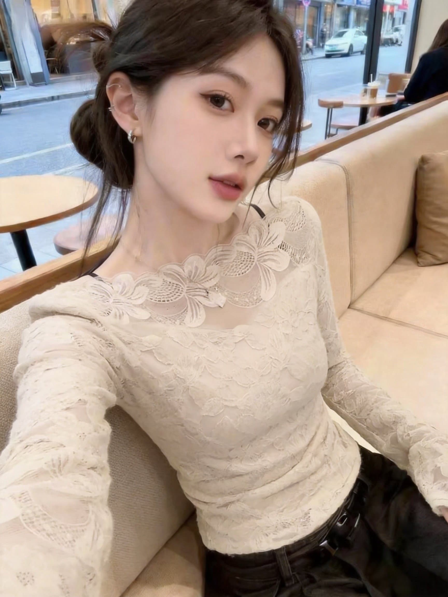 실사 쌀 화이트 부드러운 바람 레이스 긴팔 기본 셔츠 네클라인 레이스 마이크로 ~을 통해 몸매 가꾸기 슬림해 보이는 다용도 의류 상세 이미지 2