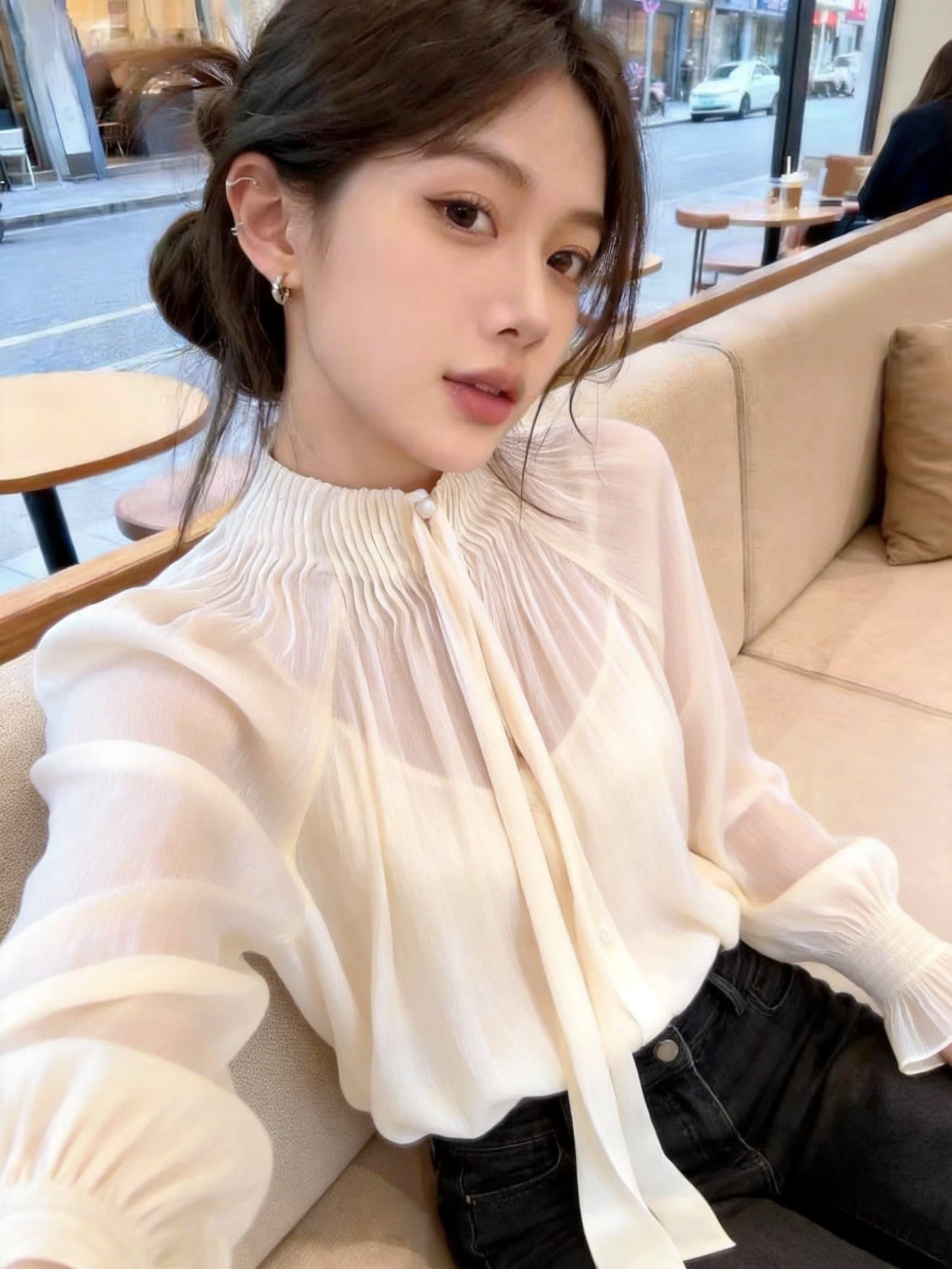 실사 부드러운 바람 스탠드 칼라 리본 긴팔 맨위 루즈핏 마이크로 ~을 통해 프릴 커프스 슬림해 보이는 여성 이미지 3