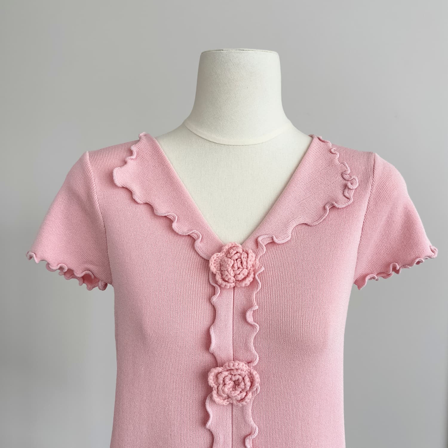 디자인 센스 꽃 3 차원 장식 폴로 칼라 반팔 티셔츠 여성 여름 새로운 몸매 가꾸기 슬림해 보이는 불규칙 맨위 서비스 상세 이미지 4