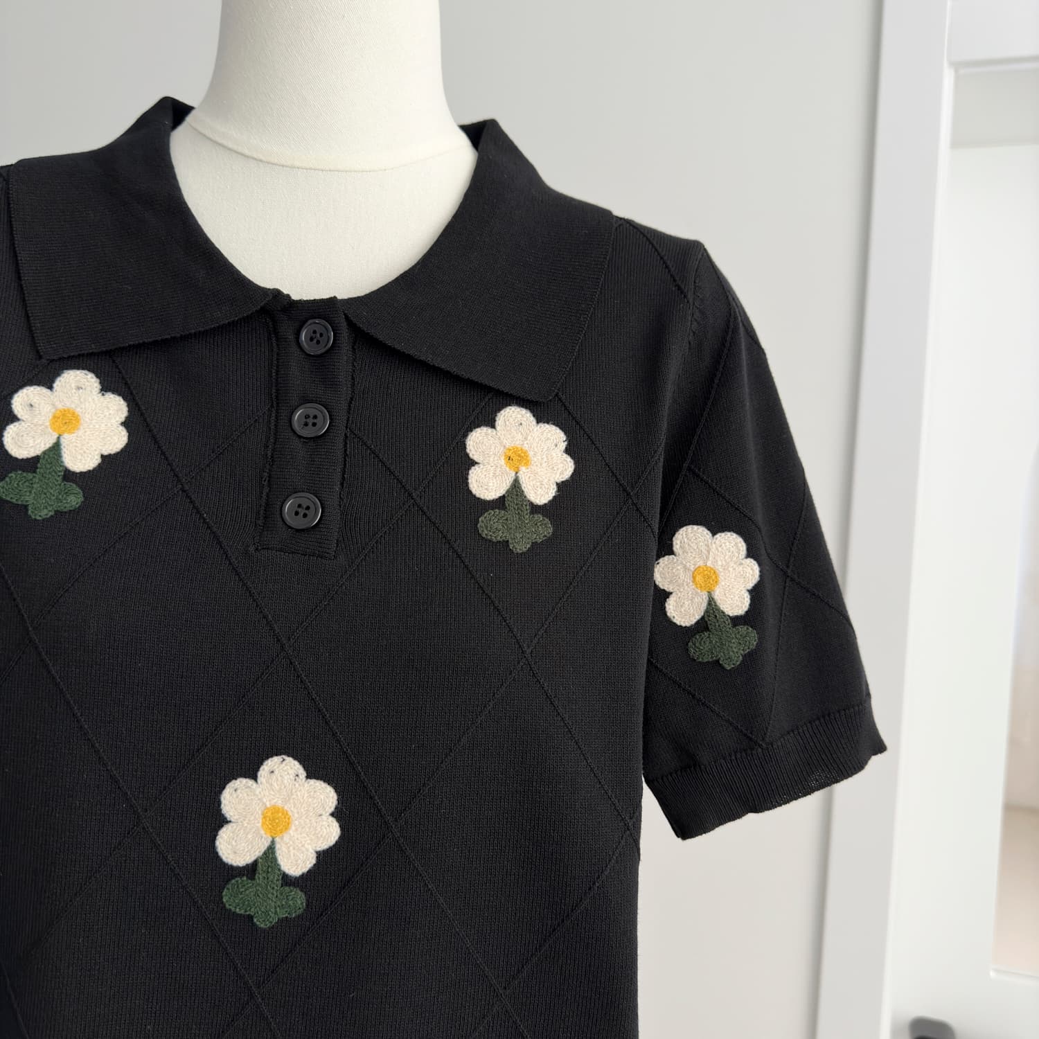 한 부서 POLO 칼라 니트 반팔 티셔츠 여성 2026 새로운 여름 꽃 자수 루즈핏 다용도 슬림해 보이는 맨위 상세 이미지 12