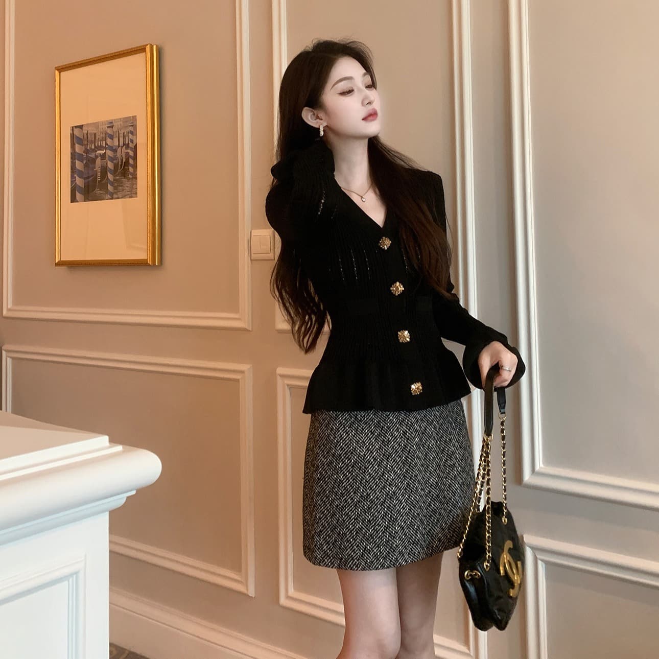 작은 샤넬 스타일 V넥 긴팔 니트 스웨터 새로운 품격 몸매 가꾸기 슬림해 보이는 홀로우 아웃 고급 센스 맨위 이미지 4