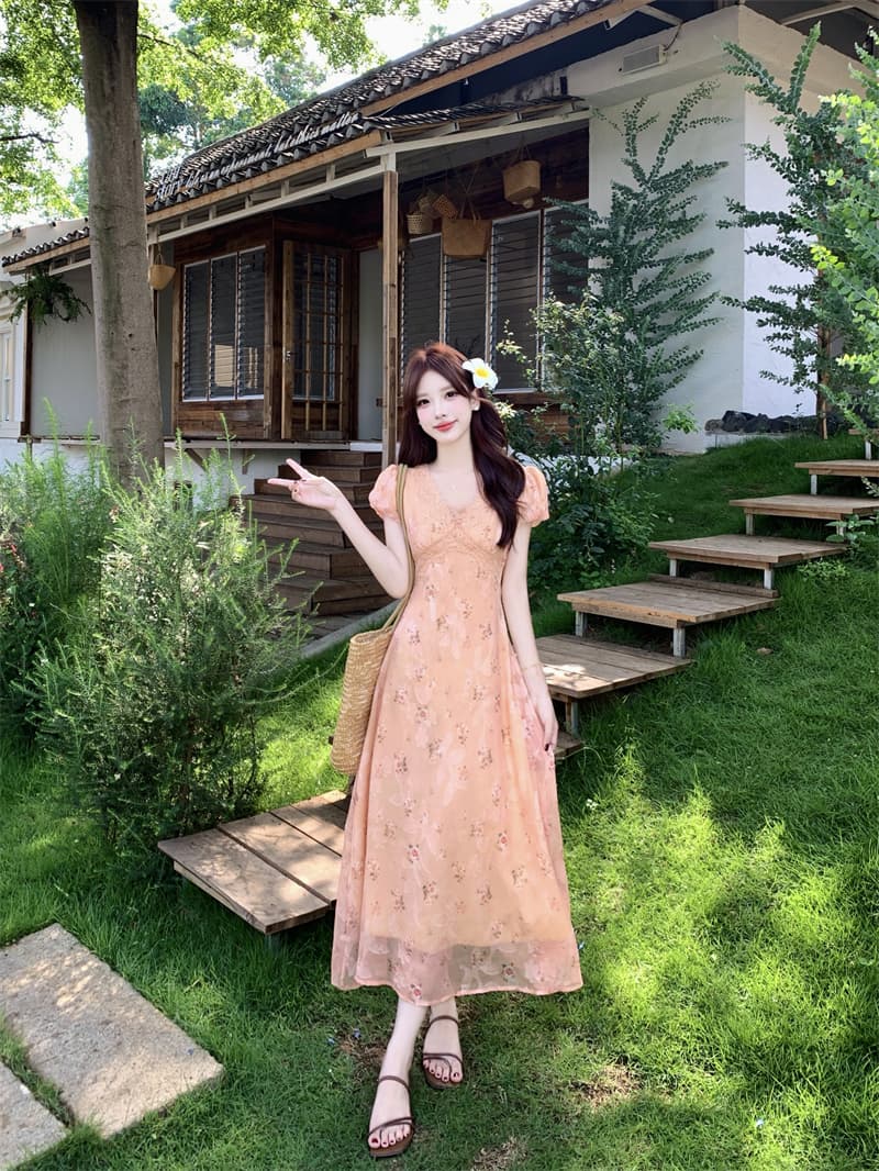 실사 빅 사이즈 2026 여름 새로운 V넥 레이스 측면 허리 수축 슬림해 보이는 꽃무늬 휴가 바람 드레스 상세 이미지 14