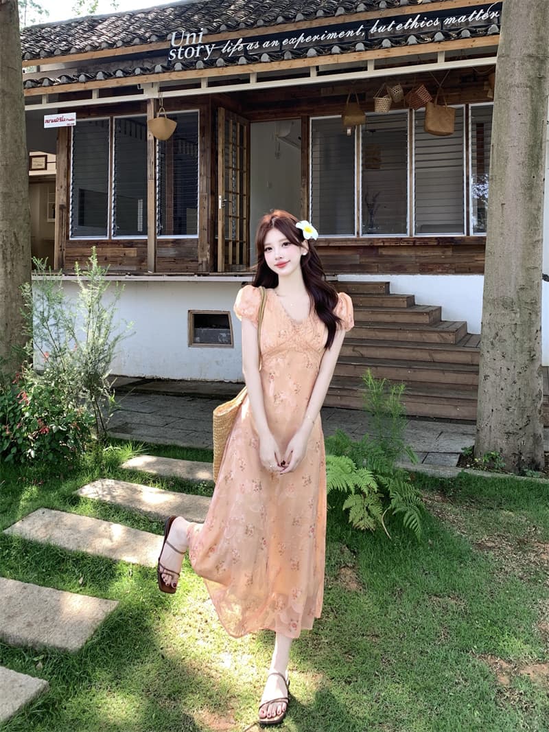 실사 빅 사이즈 2026 여름 새로운 V넥 레이스 측면 허리 수축 슬림해 보이는 꽃무늬 휴가 바람 드레스 상세 이미지 17