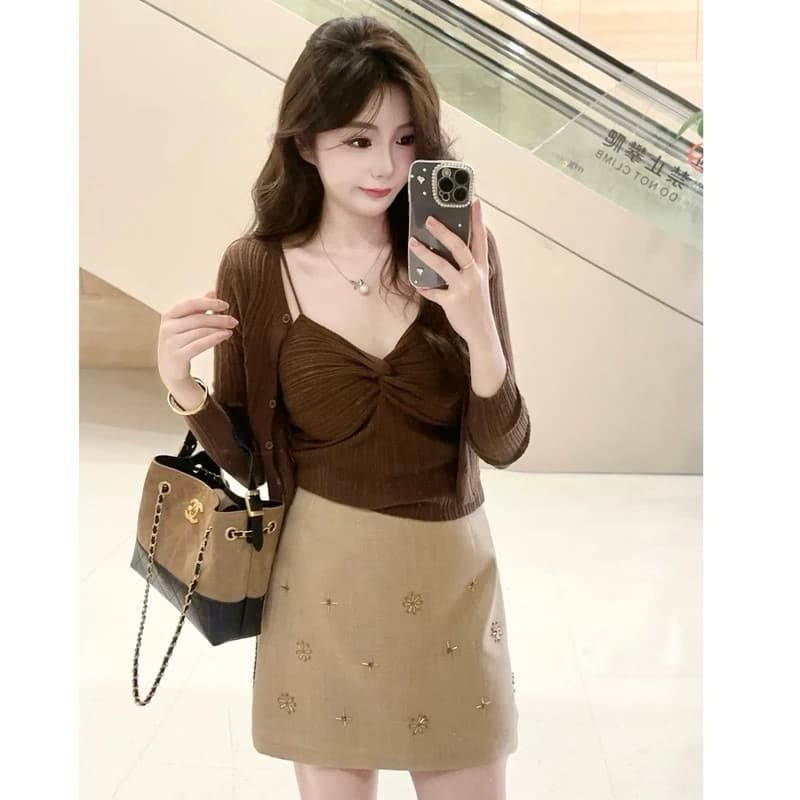 mumu 호박색 깃발 비틀림 디자인 니트 슬립 오픈 가디건 카키 색 반 스커트 세트 이미지 2