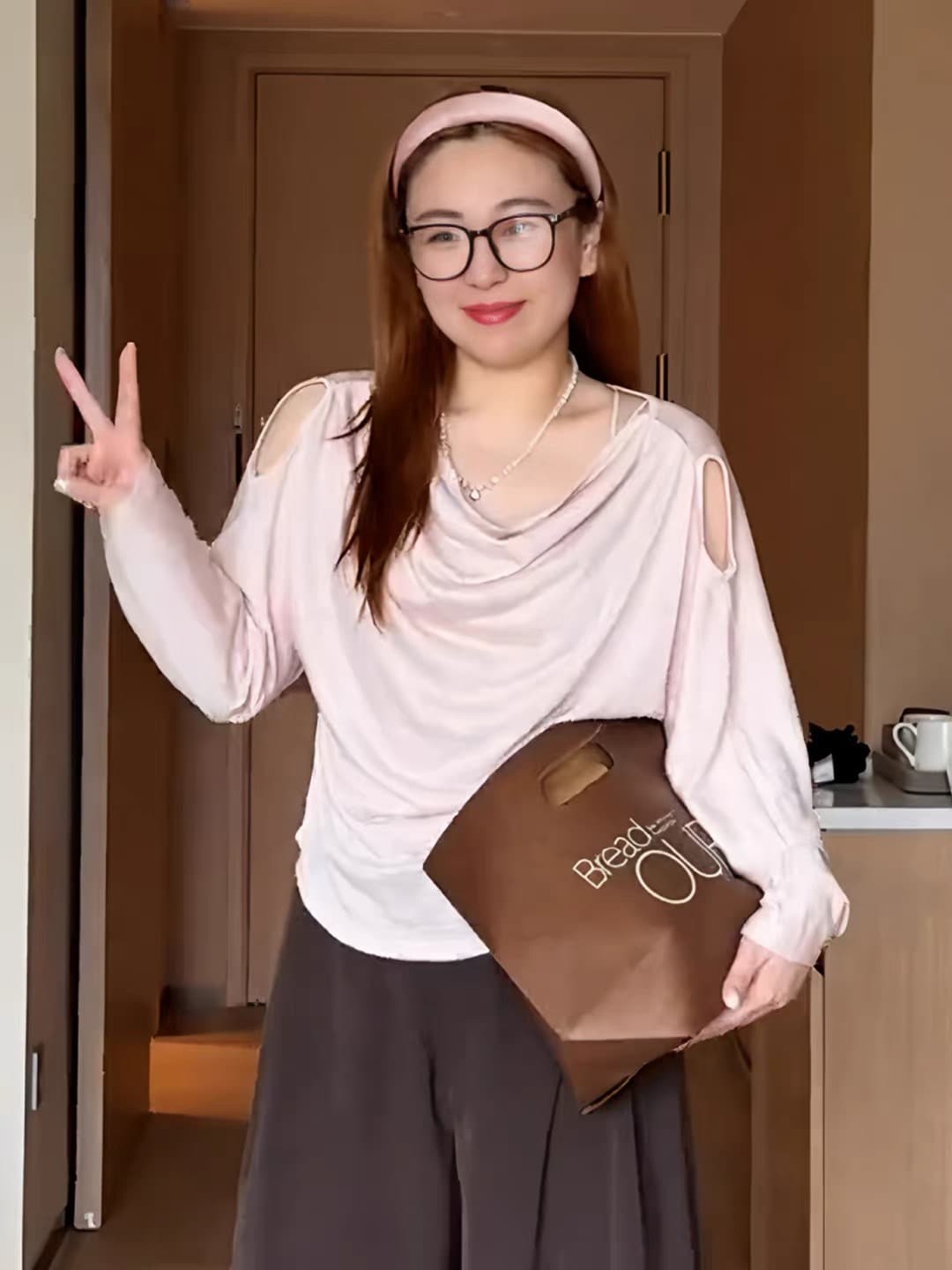 빅 사이즈 디자인 센스 흔들다 칼라 오프숄더 긴팔 티셔츠 여성 이른 가을 새로운 지방 mm 허리 수축 슬림해 보이는 한 부서 chic 맨위 이미지 4