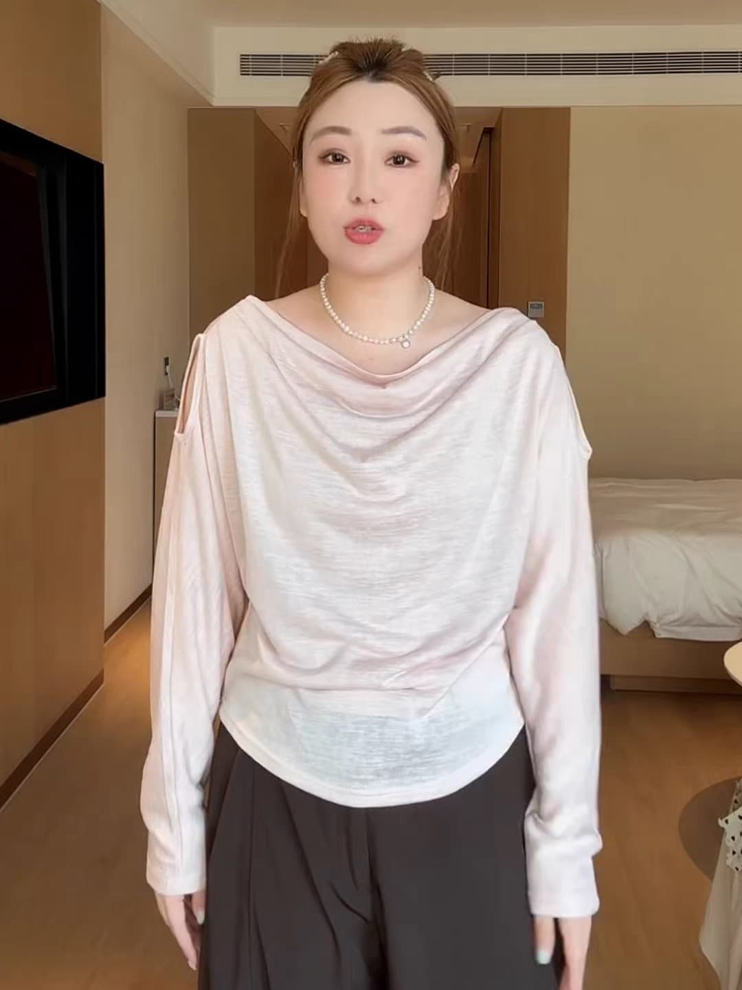 빅 사이즈 디자인 센스 흔들다 칼라 오프숄더 긴팔 티셔츠 여성 이른 가을 새로운 지방 mm 허리 수축 슬림해 보이는 한 부서 chic 맨위 이미지 2