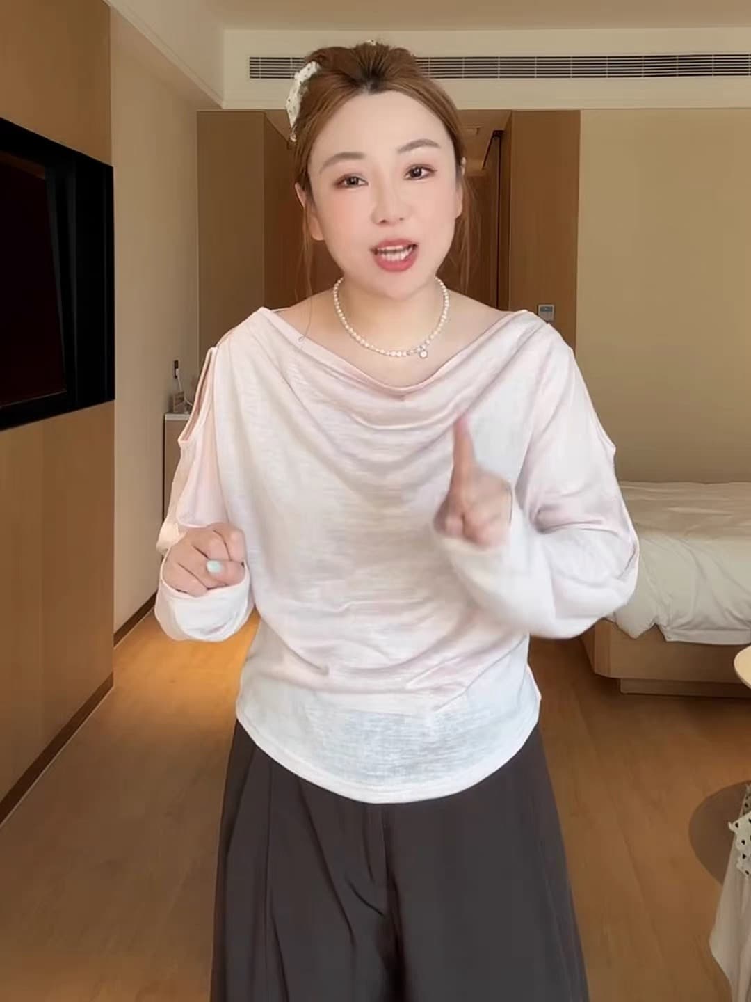 빅 사이즈 디자인 센스 흔들다 칼라 오프숄더 긴팔 티셔츠 여성 이른 가을 새로운 지방 mm 허리 수축 슬림해 보이는 한 부서 chic 맨위 이미지 3