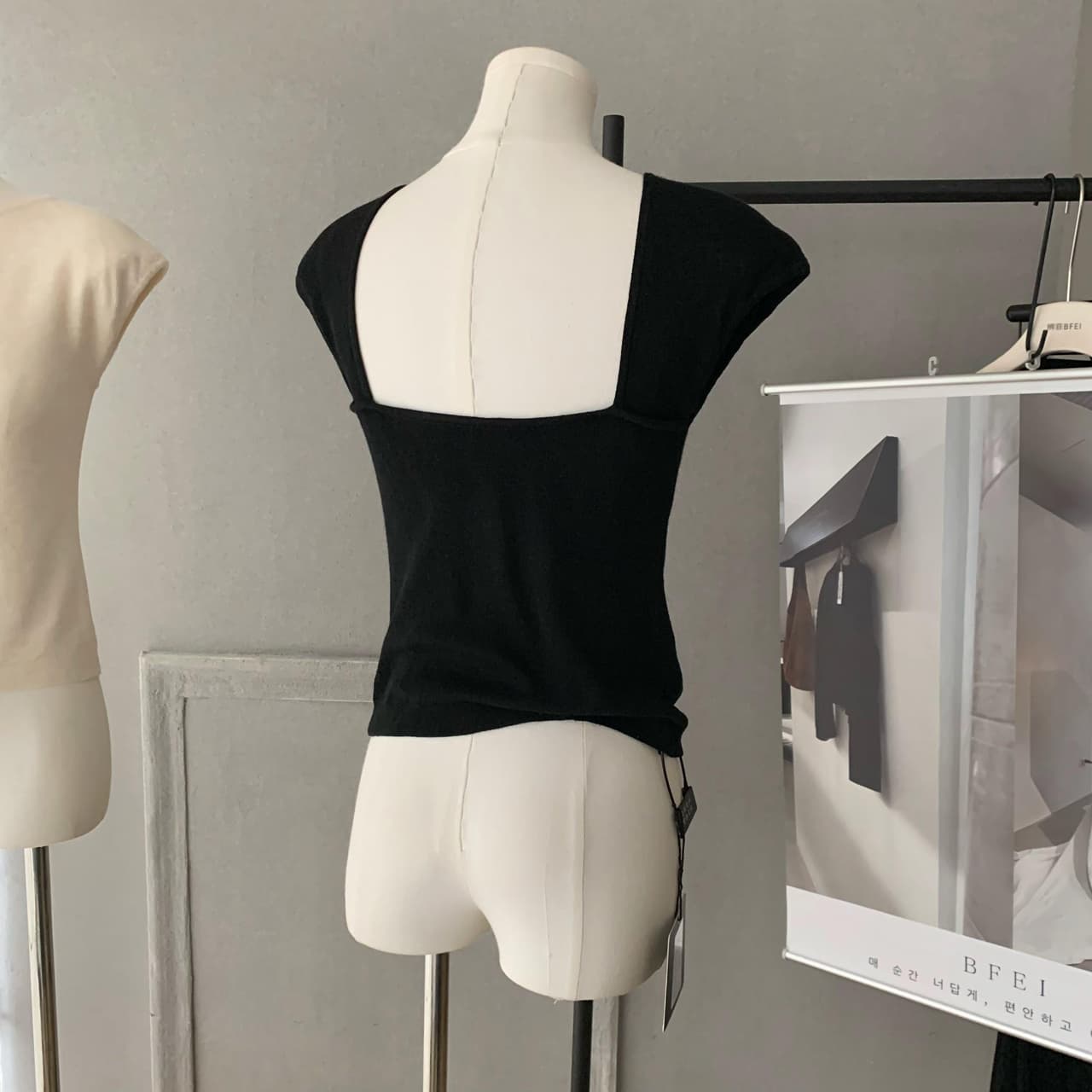 안녕하세요. 팬 팬 켄 콩 comfy 화이트 여성 품격 작은 날다 소매 니트 반팔 백리스 몸매 가꾸기 쇼트 스타일 맨위 상세 이미지 6
