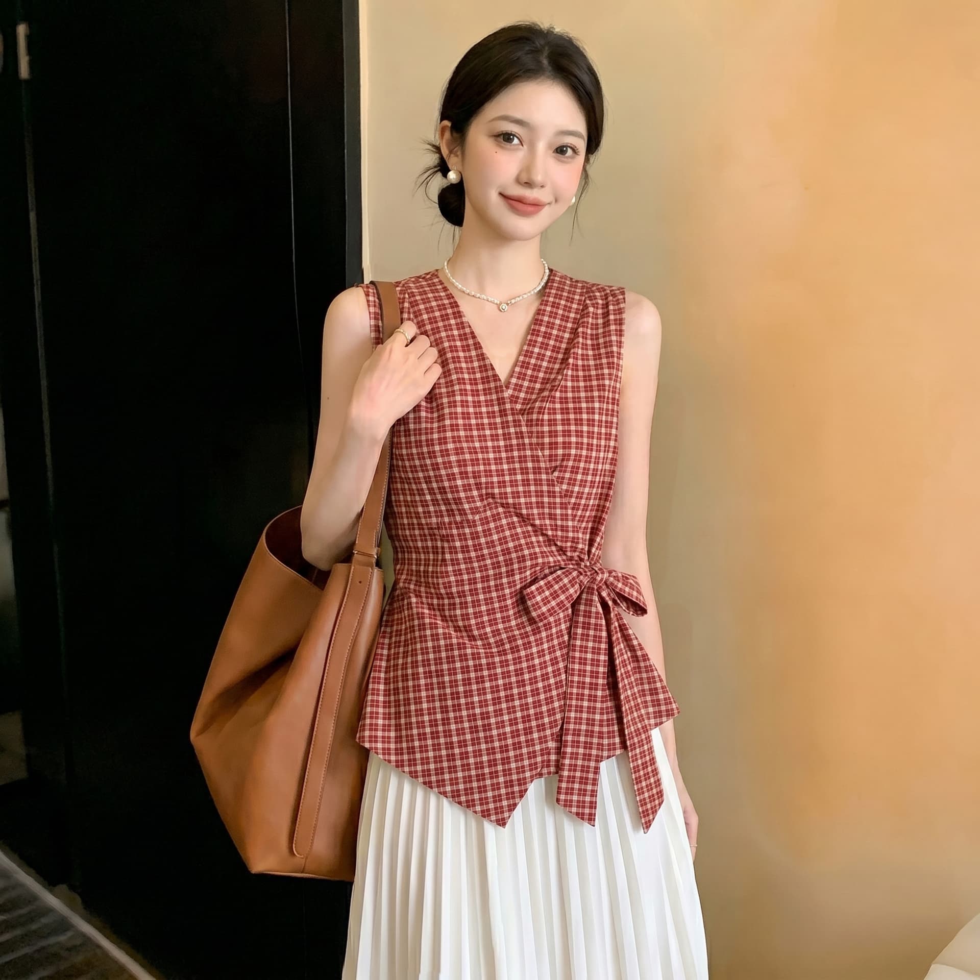 실사 프랑스식 체크무늬 V넥 민소매 셔츠 스트랩 허리 수축 여성 여름 허리 수축 슬림해 보이는 패션 디자인 센스 맨위 이미지 3