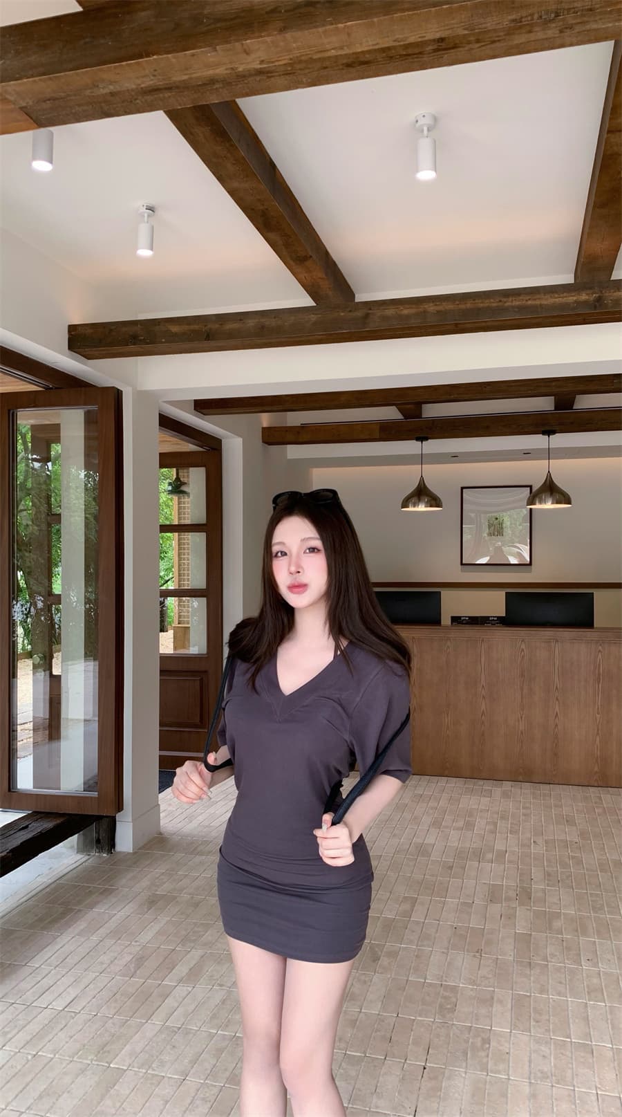 실사 정가 일상 느긋한 캐주얼 드레스 얇고 가벼운 편안함 V넥 타이트 스커트 미니 스커트 상세 이미지 7