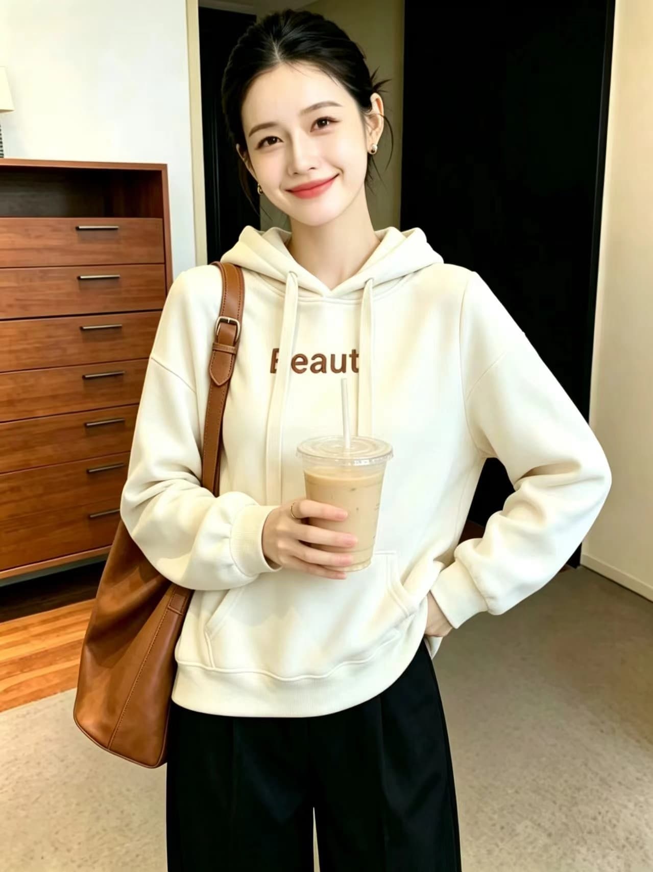 실사 패션 털이 있는 후드 티 스웨터 여성 가을 겨울 새로운 루즈핏 다용도 알파벳 자수 긴팔 맨위 여성 코트 이미지 4