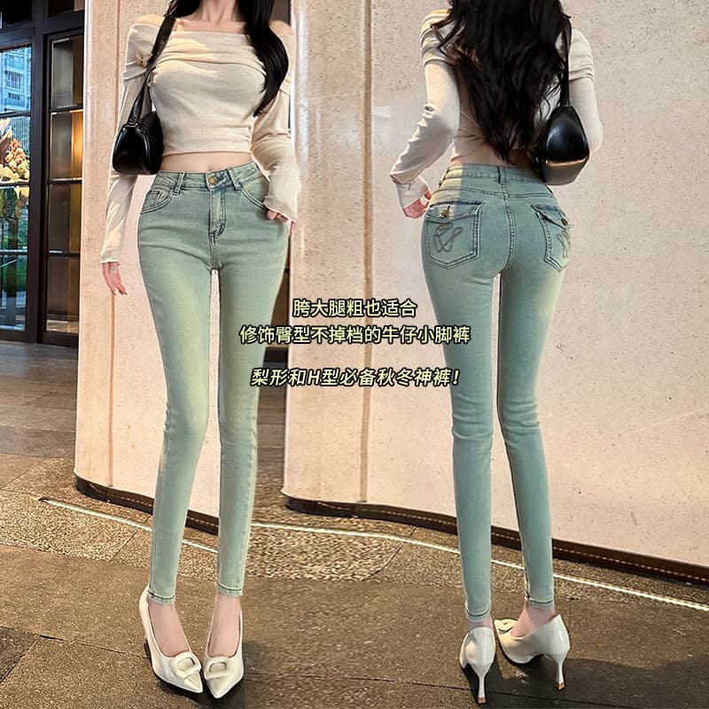 실사 아메리칸 레트로 워싱 하늘색 자수 작은 청바지 다용도 핫걸 리프트 엉덩이 타이트 연필 9부 바지