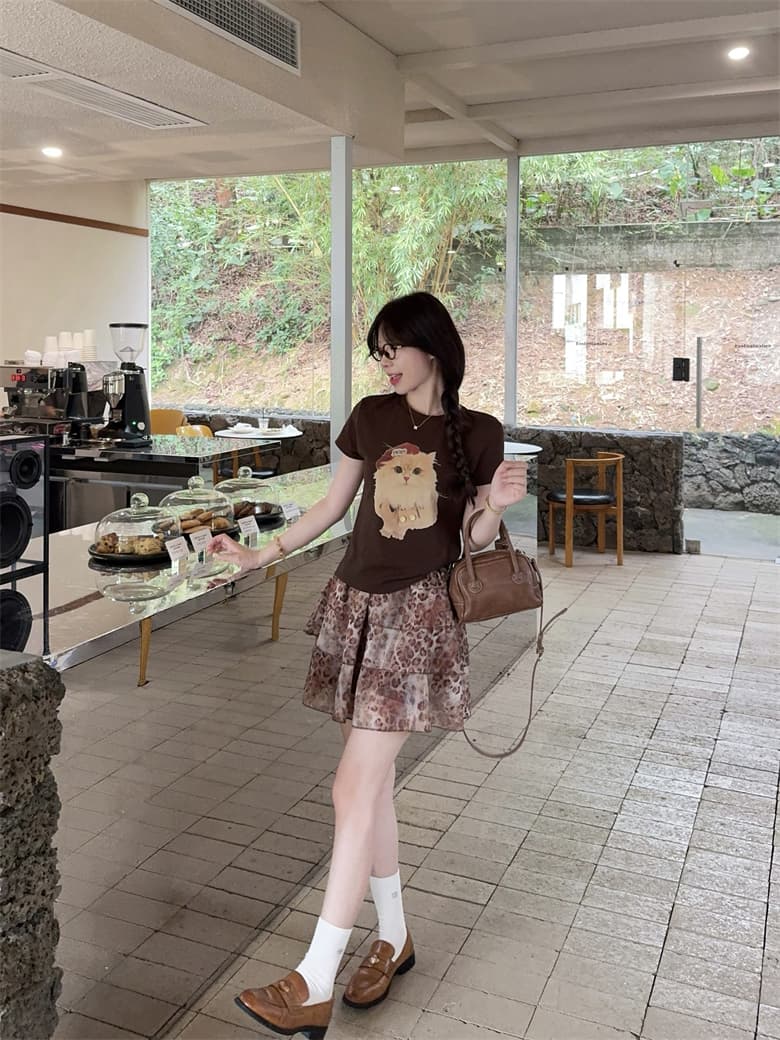 실사 레트로 고양이 티셔츠 레오파드 무늬 미니 스커트 세트 여름 새로운 반팔 맨위 케이크 드레스 투피스 세트 상세 이미지 10