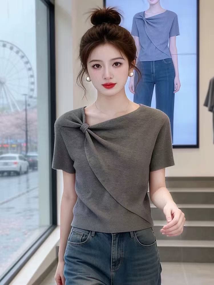 2026 여름 새로운 여성 나비 비틀림 디자인 센스 반팔 티셔츠 작은 대중 슬림해 보이는 고유 한 아름다운 맨위 서비스 이미지 2
