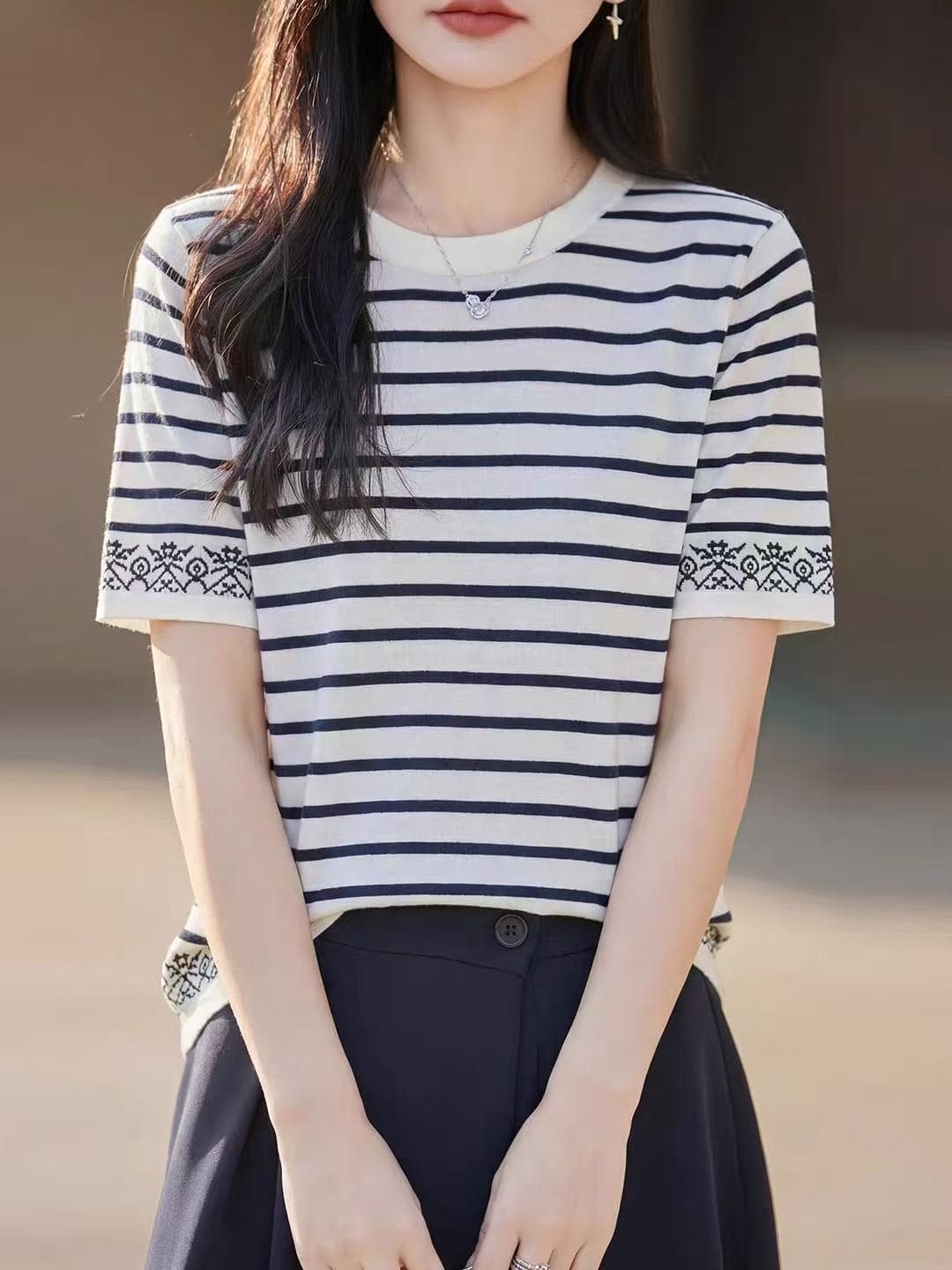 뽕나무 누에 실크 반팔 티셔츠 여성 2026 여름 새로운 스트라이프 슬림해 보이는 외국 가스 맨위 얼음 실크 니트 기본 셔츠 얇은