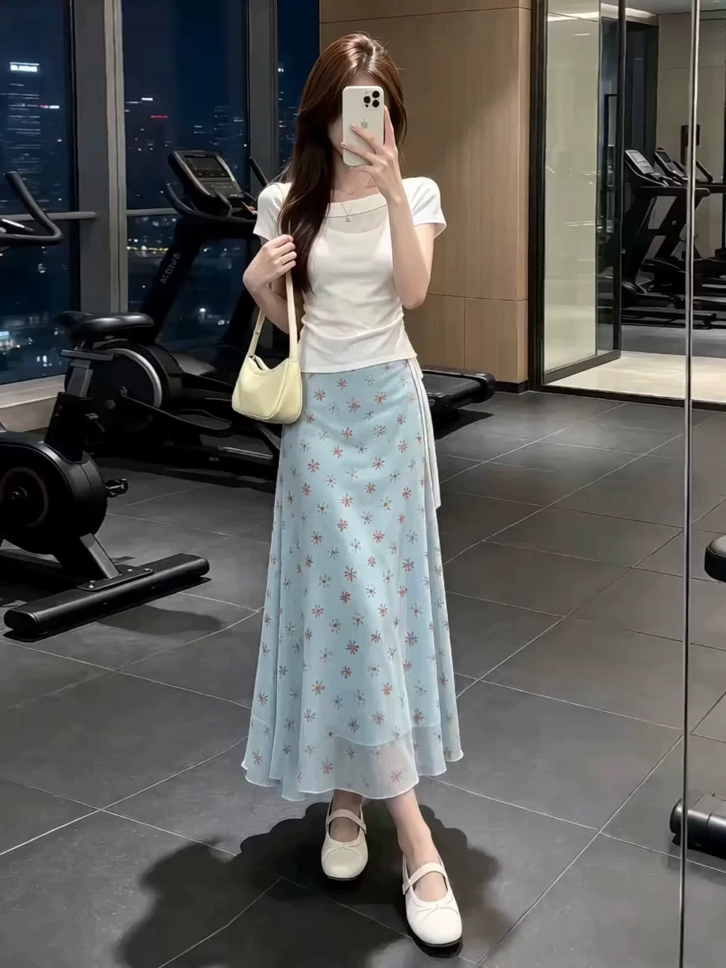 순수한 욕망 바람 비스듬한 어깨 불규칙 리본 반팔 티셔츠 여성 여름 작은 대중 디자인 센스 연령 감소 슬림해 보이는 쇼트 스타일 맨위