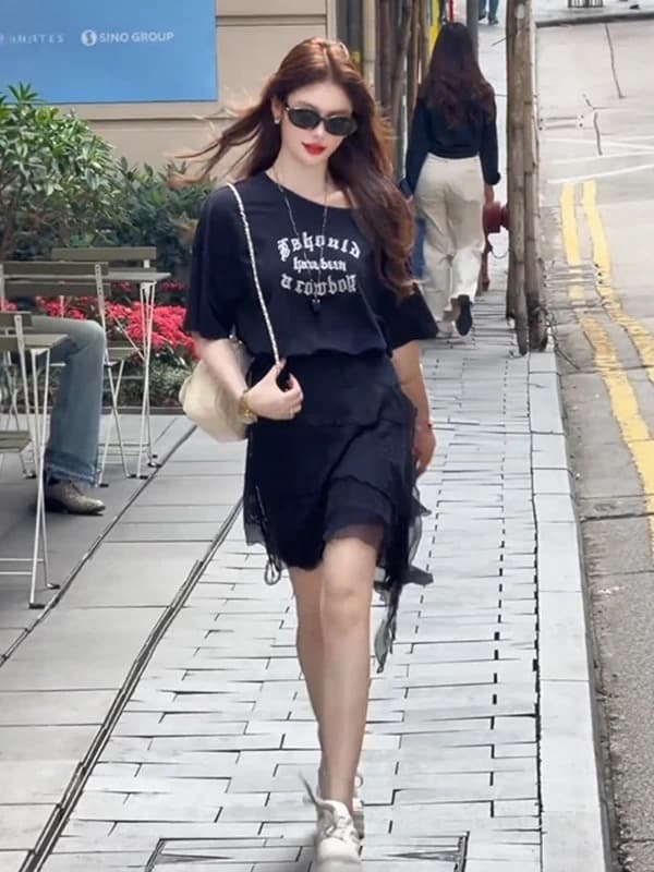 검정색 품격 핫걸 비스듬한 어깨 불규칙 드레스 레이스 랩스커트팬츠 여성 의류 2026 여름 새로운 캐주얼 미니 스커트 상세 이미지 2