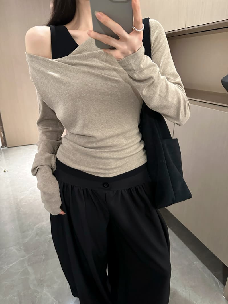 실사 2026 가을 불규칙 비스듬한 어깨 흔들다 칼라 긴팔 티셔츠 여성 몸매 가꾸기 오프숄더 페이크 레이어드 면 소재 맨위 상세 이미지 3