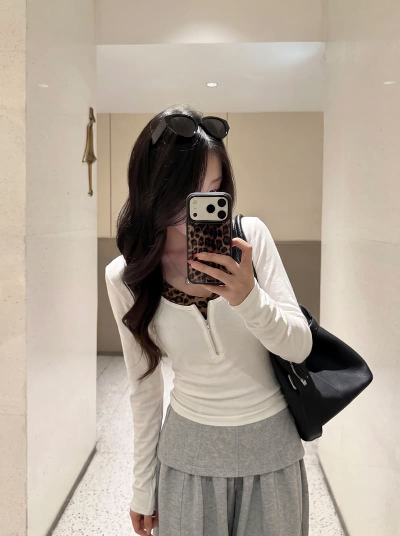 실사 가을 2026 새로운 레오파드 무늬 패치워크 행침 목 u 칼라 지퍼 페이크 레이어드 맨위 몸매 가꾸기 면 소재 맨위 상세 이미지 16