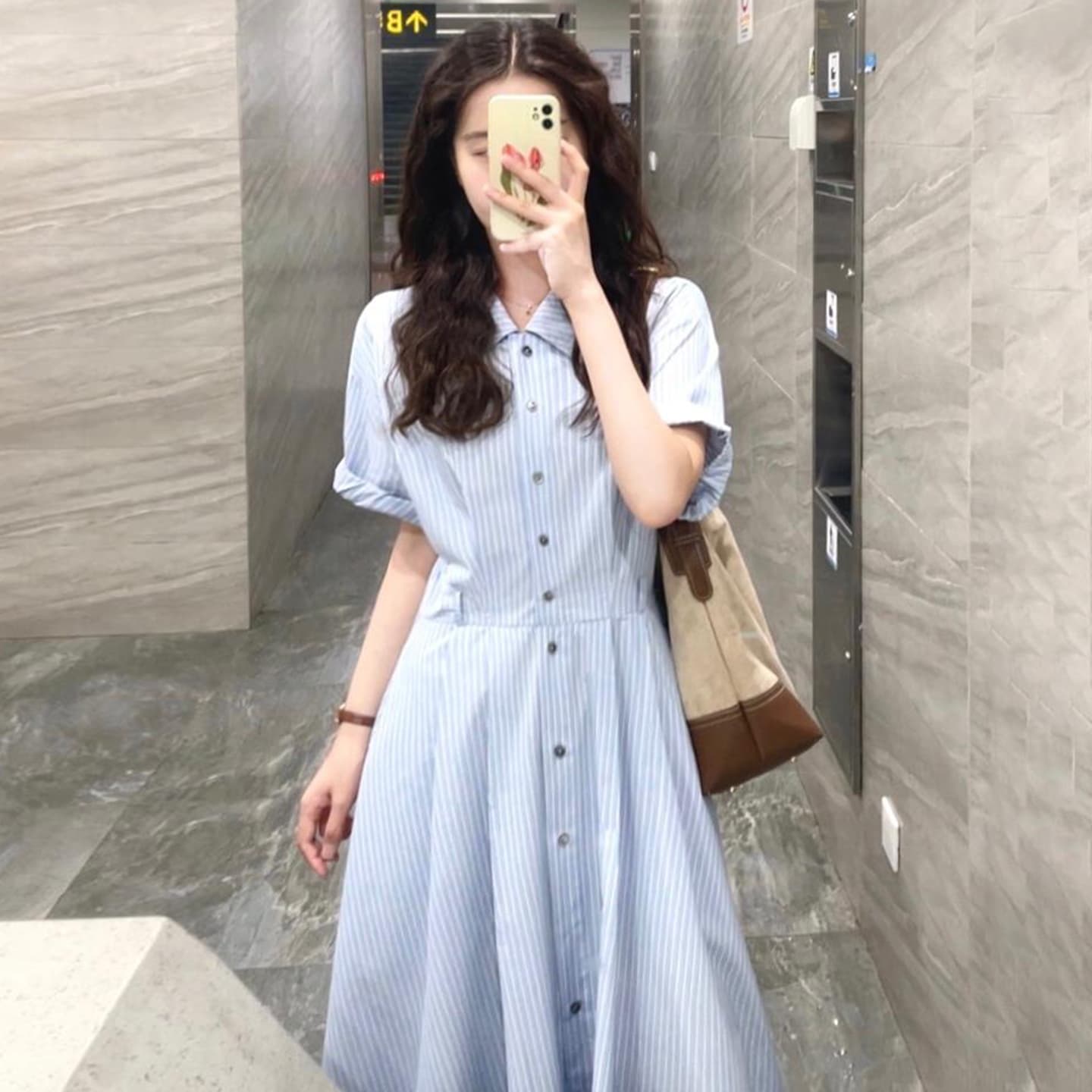 학원 스타일 스트라이프 셔츠 여성 드레스 2026 여름 새로운 파란색 POLO 칼라 허리 수축 출퇴근 면접 롱 스커트 이미지 3
