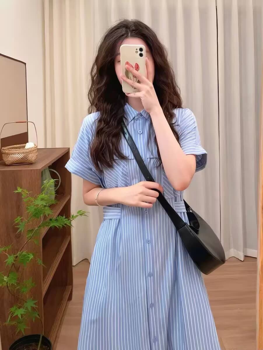 문예 레트로 파란색 스트라이프 셔츠 여성 드레스 여름 새로운 캐주얼 루즈핏 허리 수축 슬림해 보이는 작은 키 롱 스커트 이미지 4