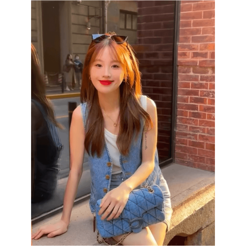 2026 가을 새로운 워싱 블루 캐주얼 외부 가져 가라. 데님 베스트 재킷 여성 짧은 Chic 조끼 어깨 재킷 이미지 4